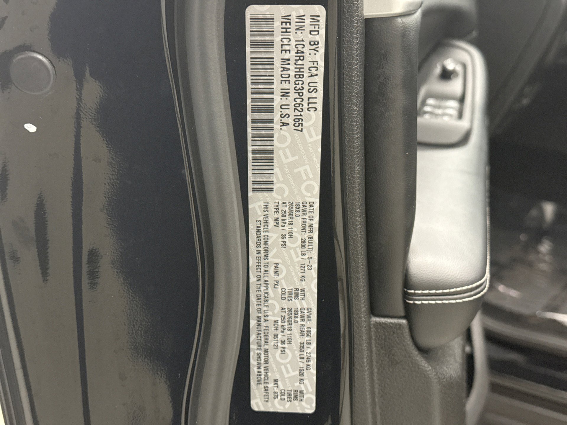 Used 2023 Jeep Grand Cherokee Limited AWD/4WD image 23