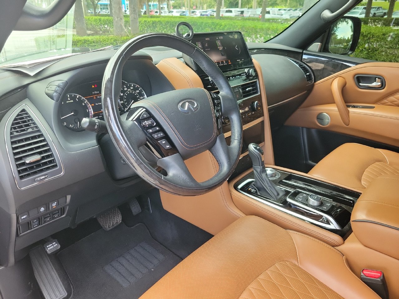 Used 2023 INFINITI QX80 Sensory w/ Cargo Package AWD/4WD image 16