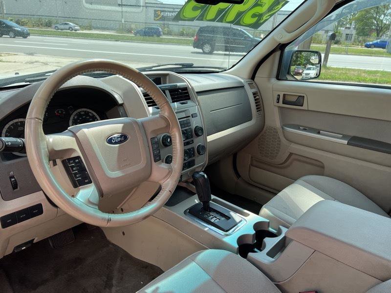 Used 2010 Ford Escape XLT image 7