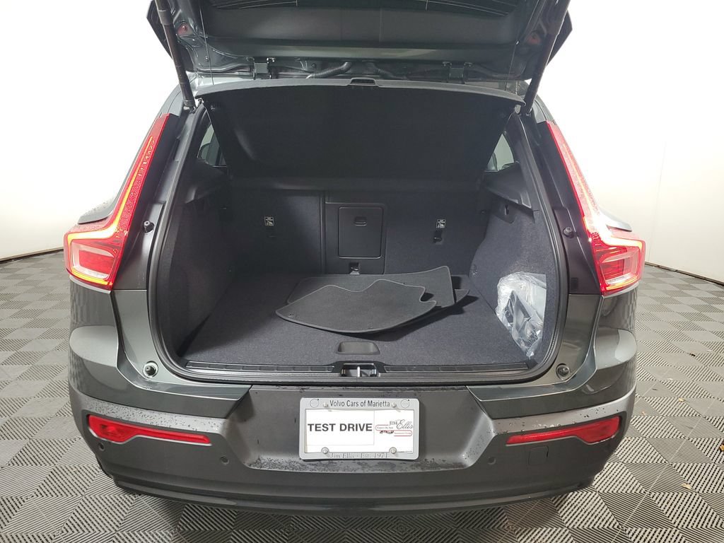 Certified 2026 Volvo XC40 B5 Core AWD/4WD image 11
