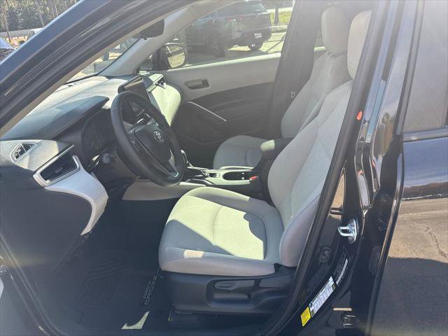 Certified 2025 Toyota Corolla Cross LE image 15