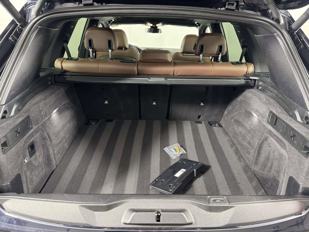 Used 2023 BMW X5 xDrive40i w/ M Sport Package AWD/4WD image 14