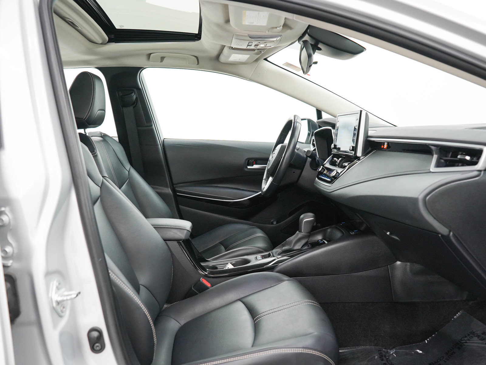 Used 2022 Toyota Corolla XLE FWD image 11