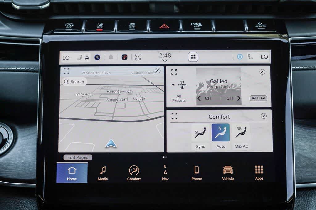 Used 2022 Jeep Grand Cherokee Overland w/ Luxury Tech Group IV AWD/4WD image 14