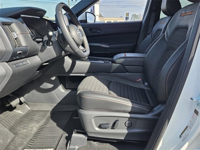 Used 2025 Nissan Pathfinder Rock Creek image 5