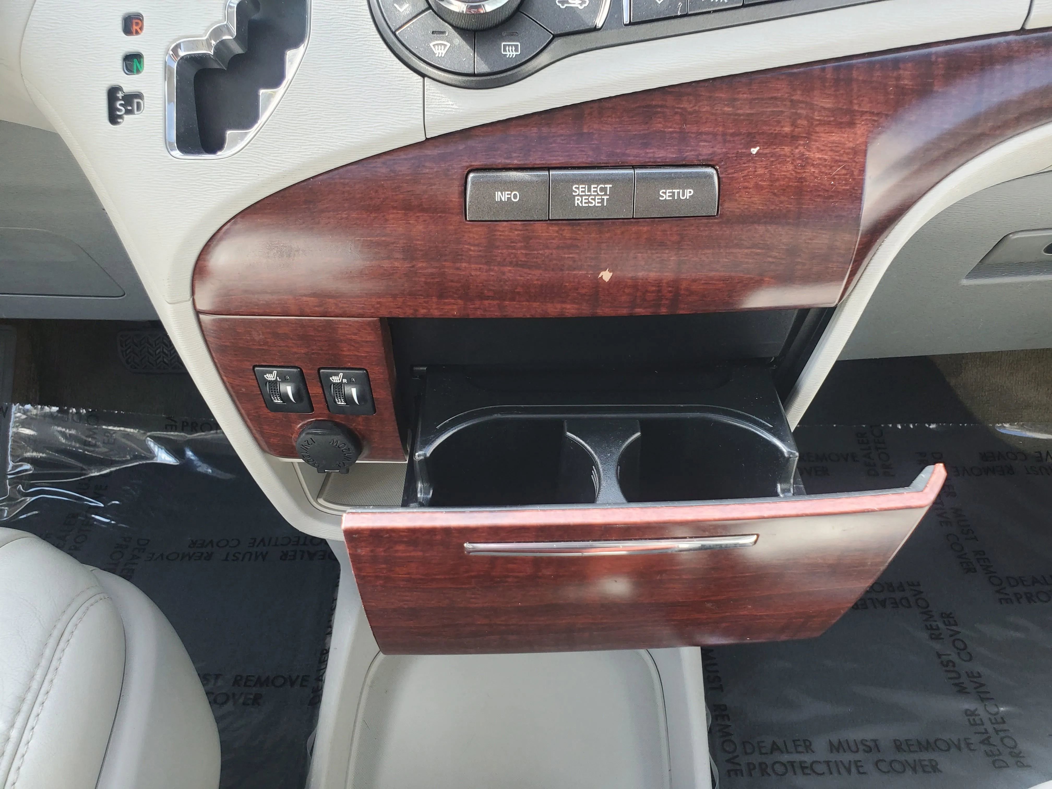 Used 2012 Toyota Sienna XLE w/ XLE Navigation Pkg FWD image 32
