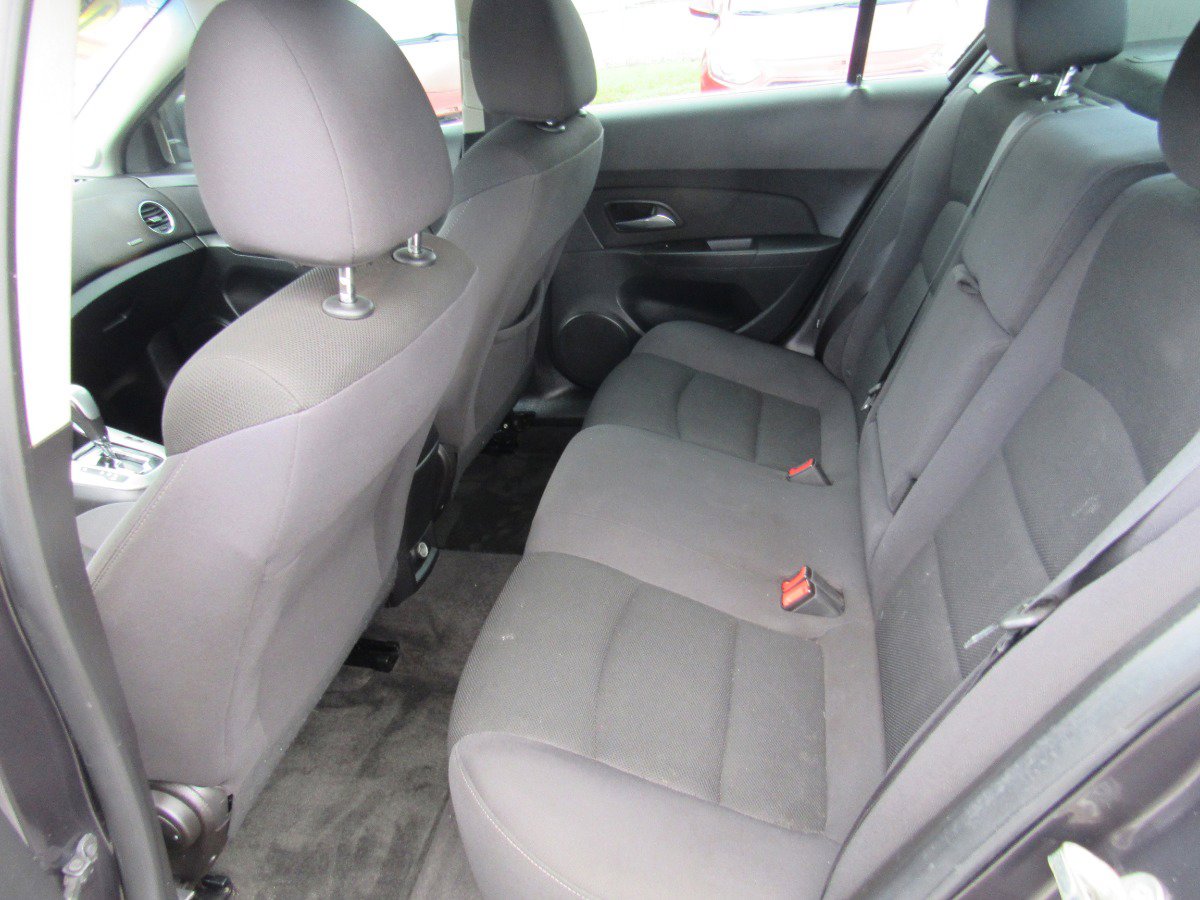 Used 2014 Chevrolet Cruze LT image 9