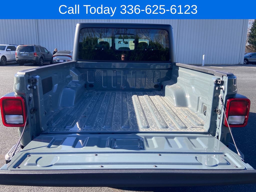 New 2026 Jeep Gladiator Sport AWD/4WD image 10