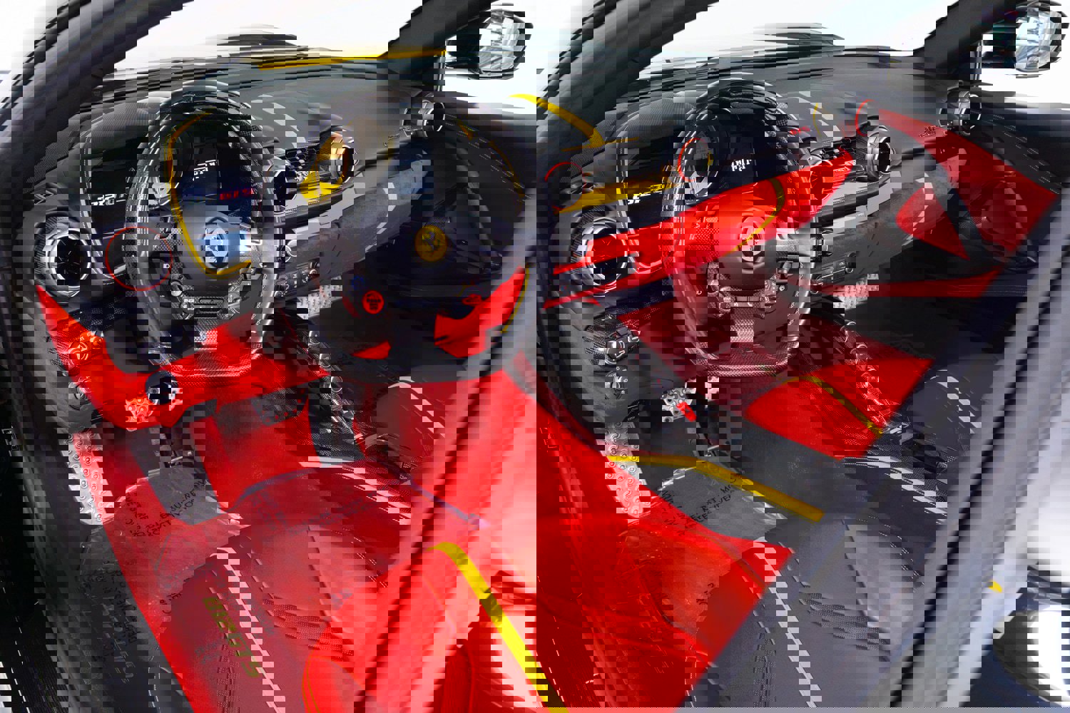 Used 2021 Ferrari 812 GTS image 28