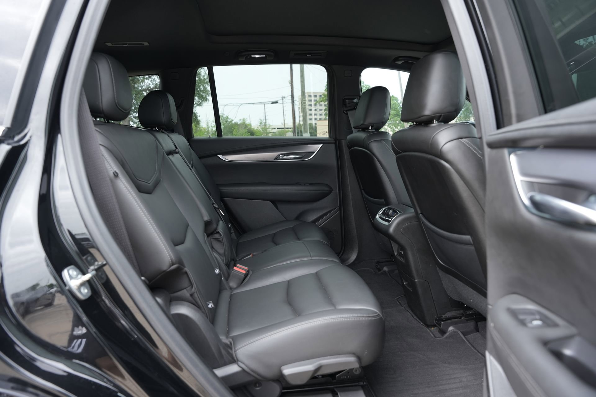 Used 2024 Cadillac XT6 Luxury FWD image 24