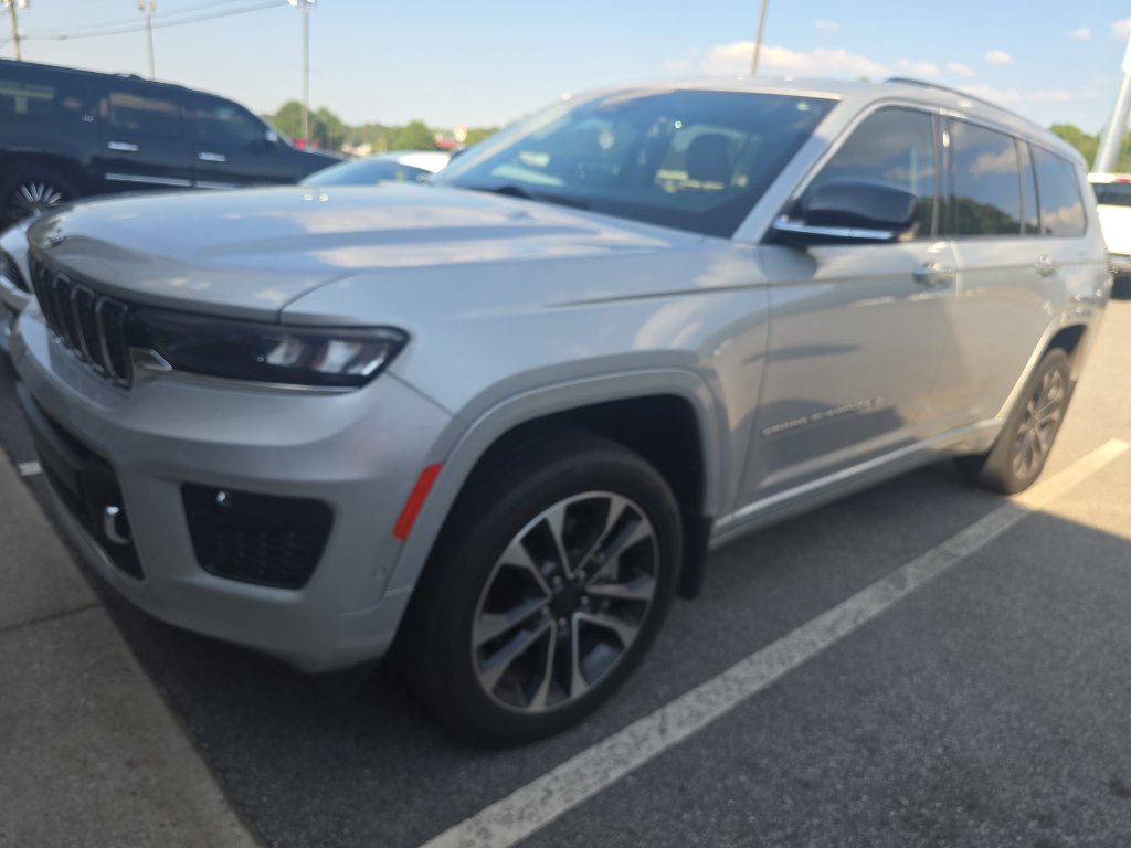Used 2022 Jeep Grand Cherokee L Overland w/ Luxury Tech Group IV RWD image 2