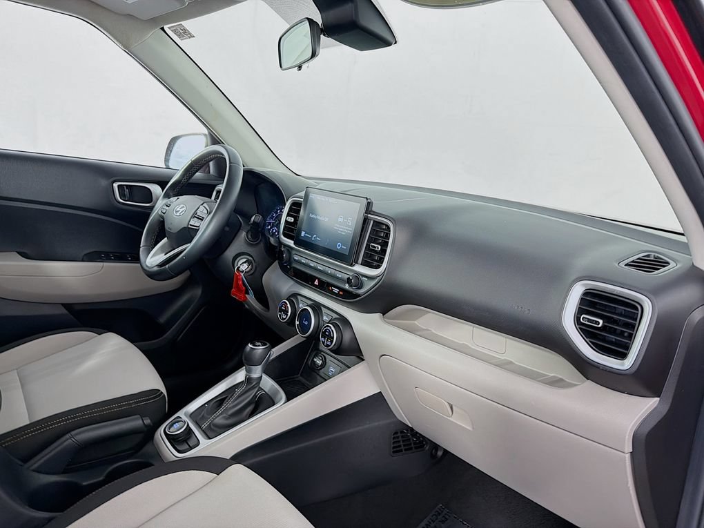 Used 2021 Hyundai Venue SEL FWD image 30