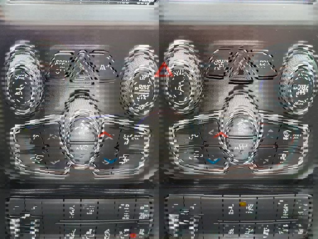 Used 2018 RAM 1500 Sport w/ Sport Premium Group image 28