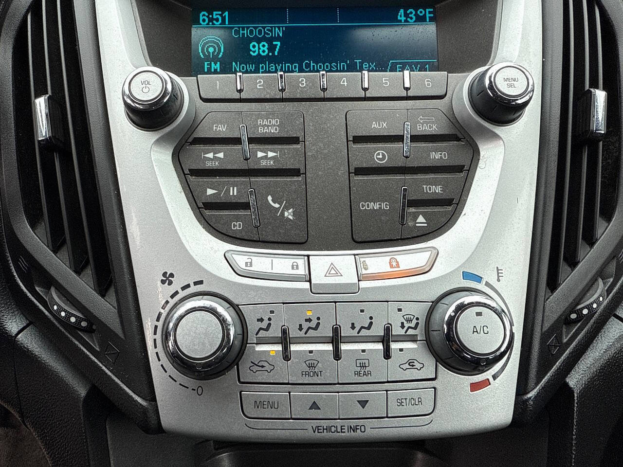 Used 2015 Chevrolet Equinox LS image 25