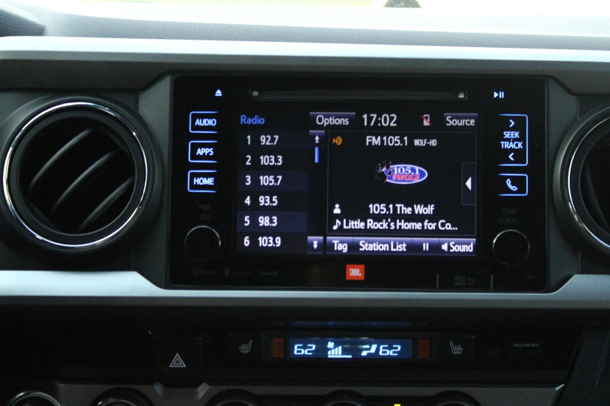 Used 2018 Toyota Tacoma Limited image 18