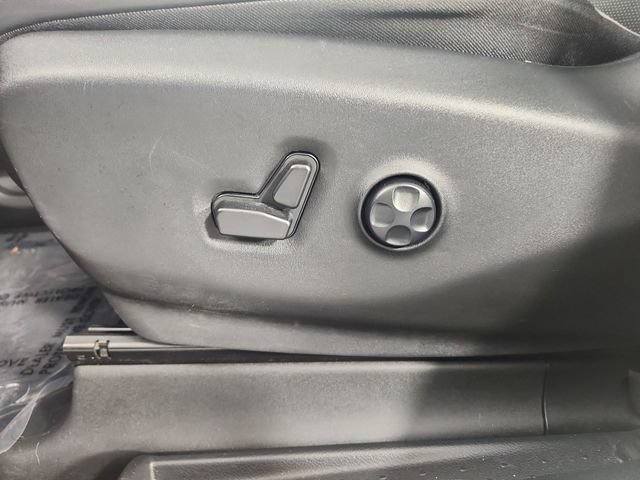 Used 2025 Chrysler Pacifica Limited FWD image 22