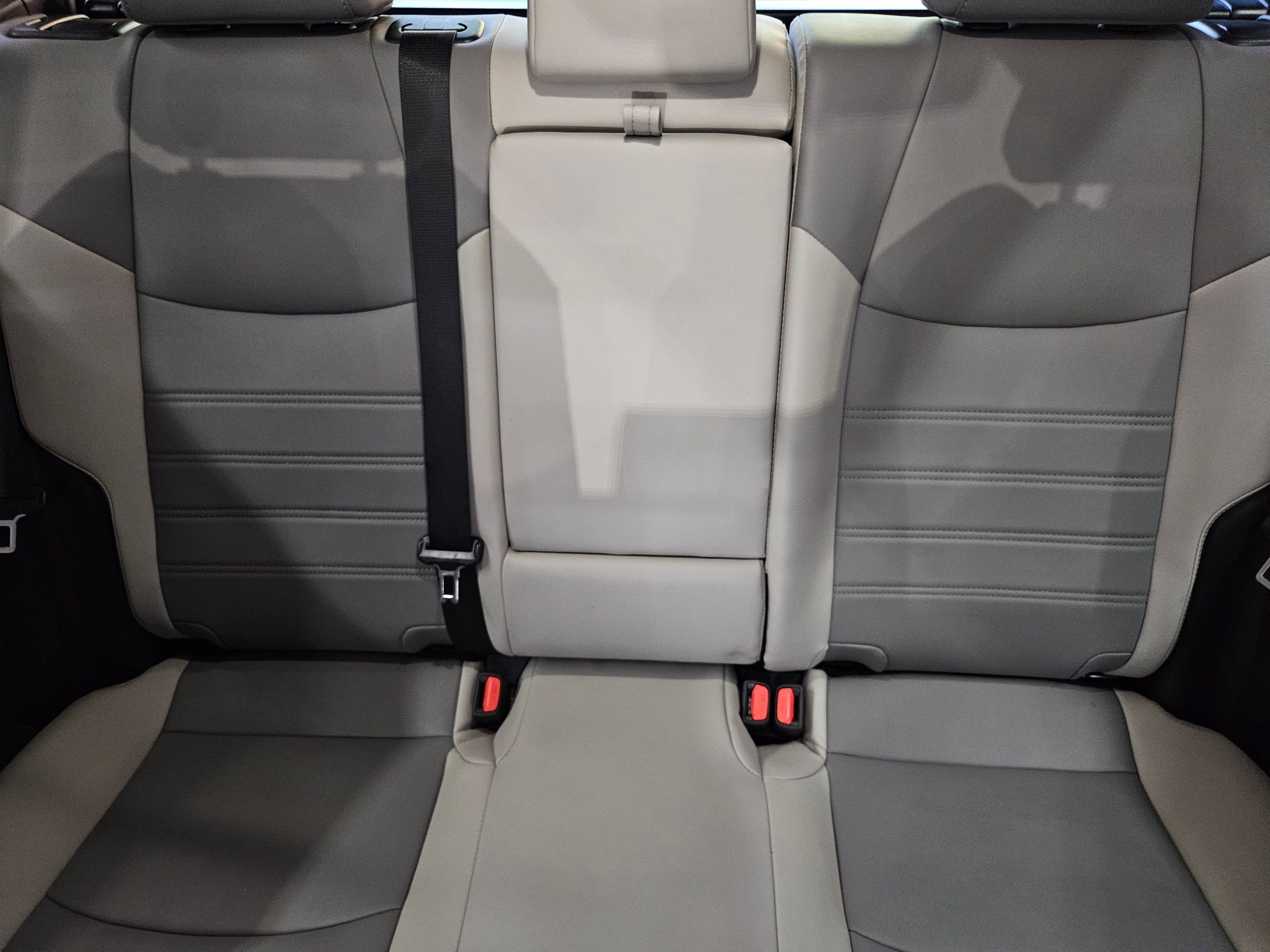 Used 2023 Toyota RAV4 XLE Premium image 13