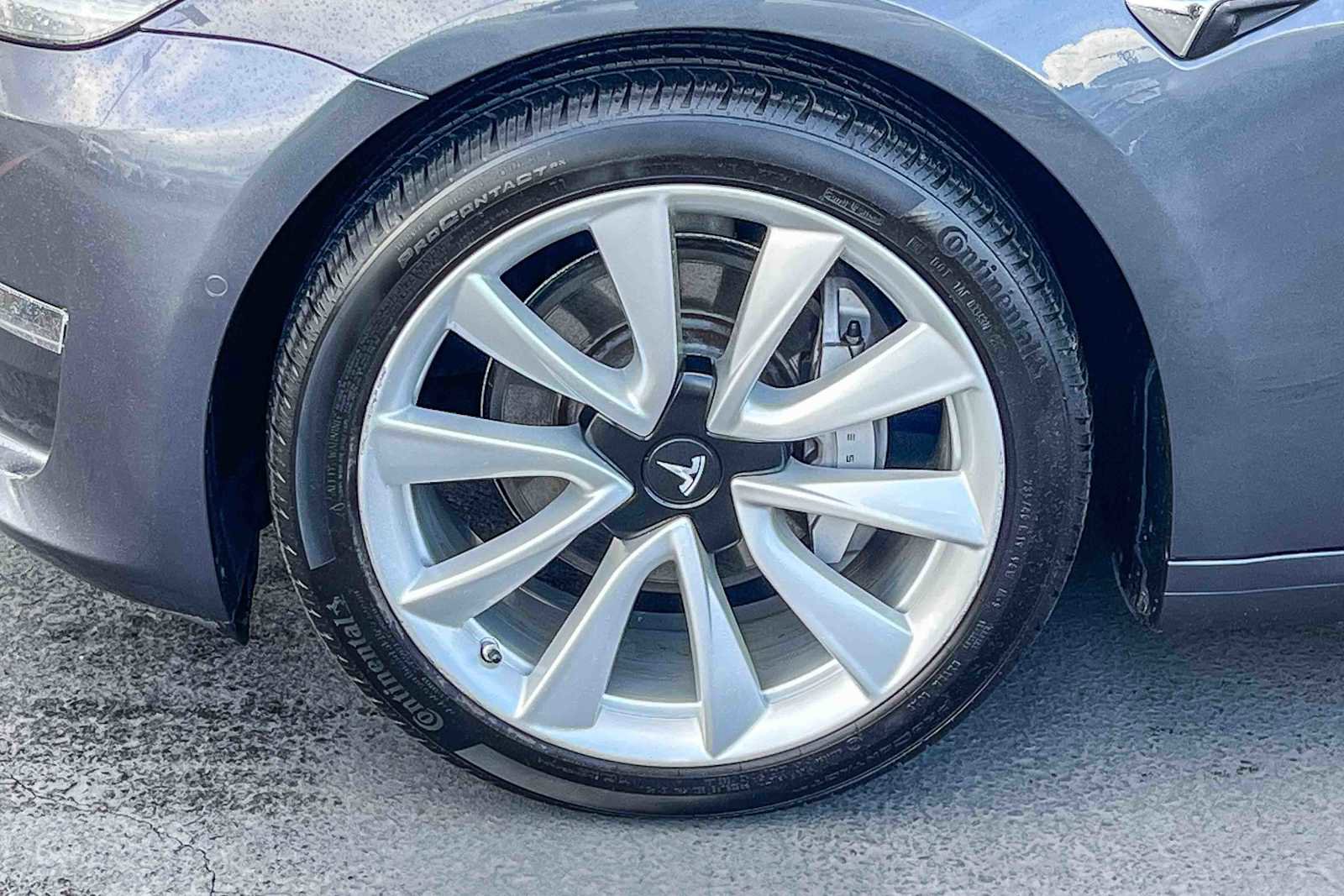 Used 2018 Tesla Model 3 Long Range image 9