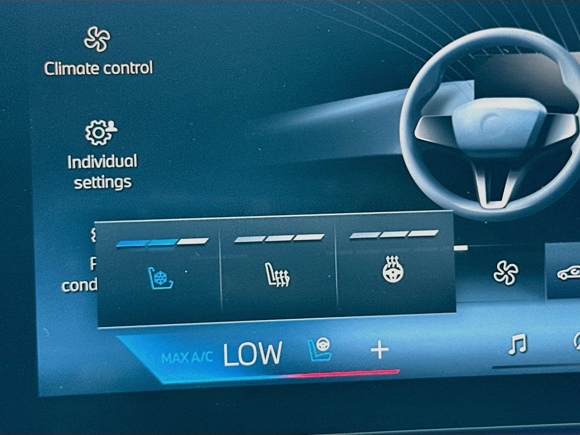 Certified 2024 BMW i7 xDrive60 AWD/4WD image 21