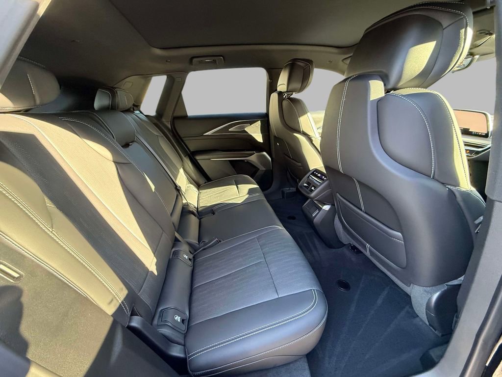 Used 2024 Cadillac Lyriq Luxury w/ LPO, Floor Liner Package image 16