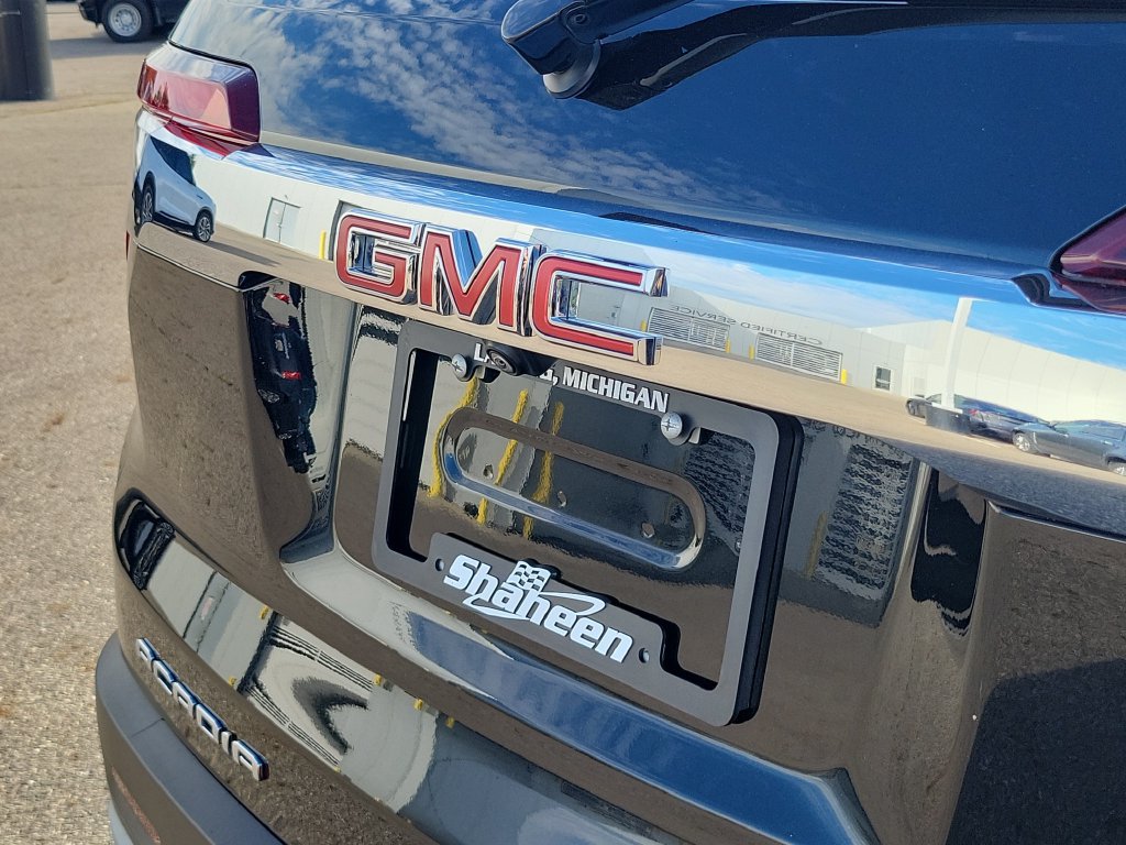 Used 2023 GMC Acadia SLE w/ Driver Convenience Package FWD image 40