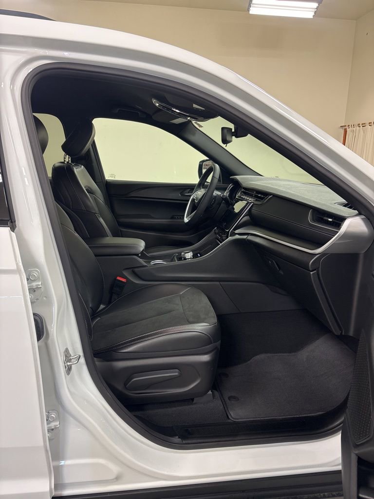 Used 2024 Jeep Grand Cherokee L Laredo image 26