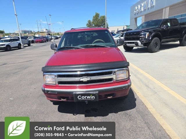 Used 1997 Chevrolet Blazer LS w/ Preferred Equipment Group AWD/4WD video 2