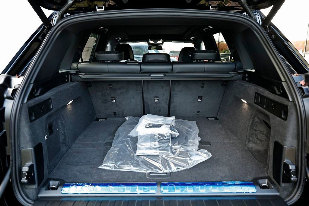 New 2026 BMW X5 xDrive50e w/ Climate Comfort Package image 29