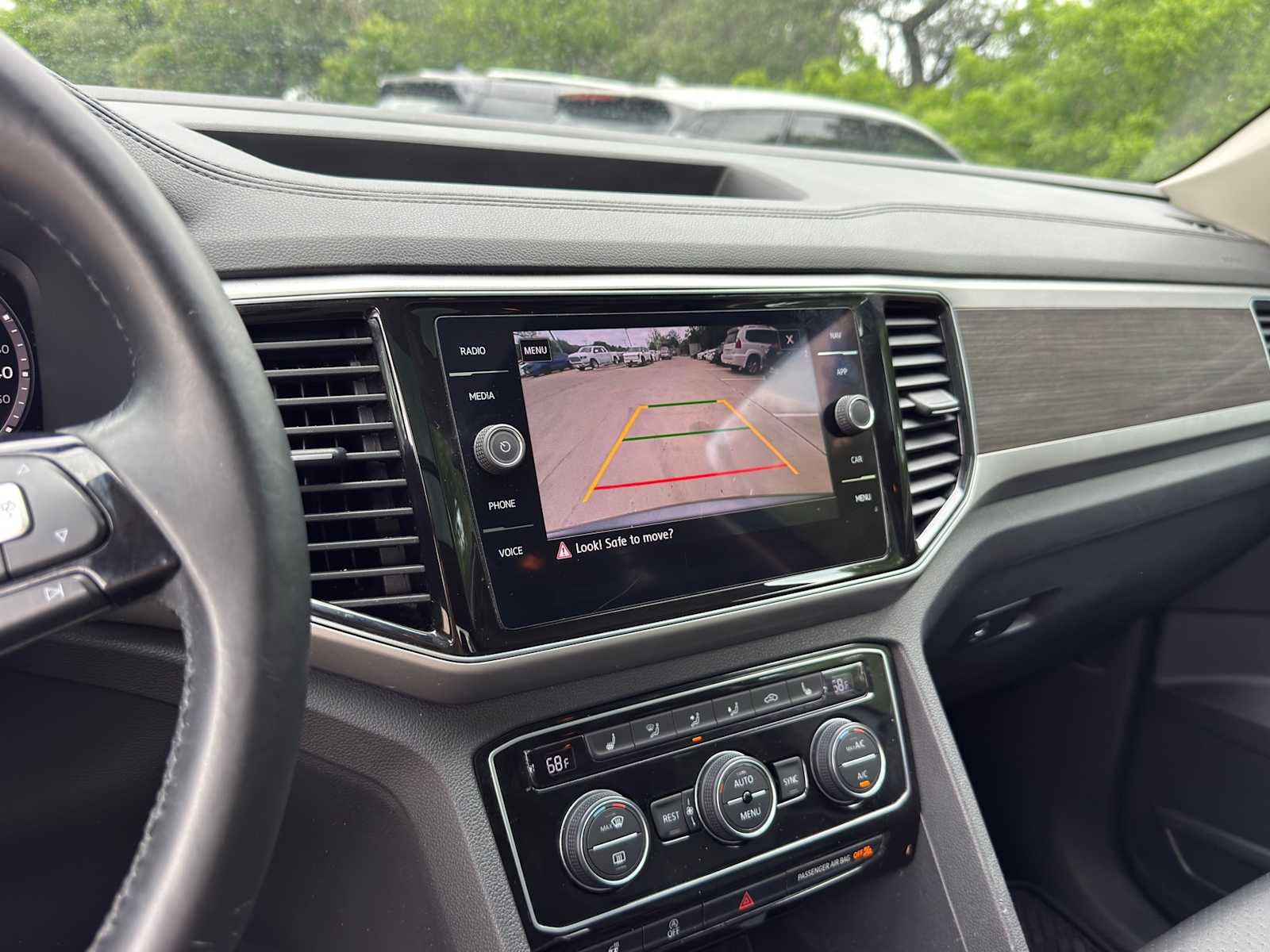 Used 2019 Volkswagen Atlas SEL FWD image 12