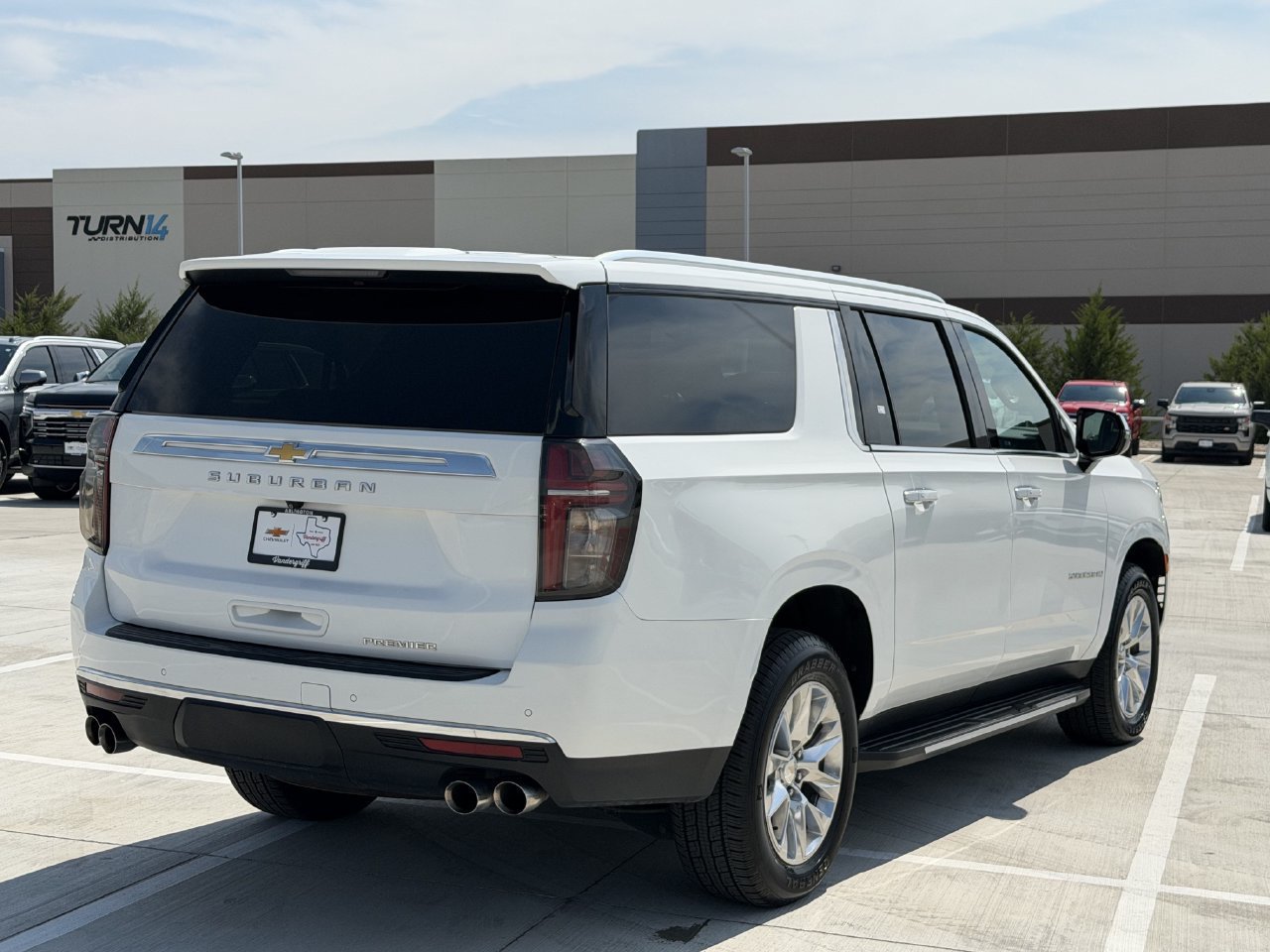Used 2023 Chevrolet Suburban Premier AWD/4WD image 4