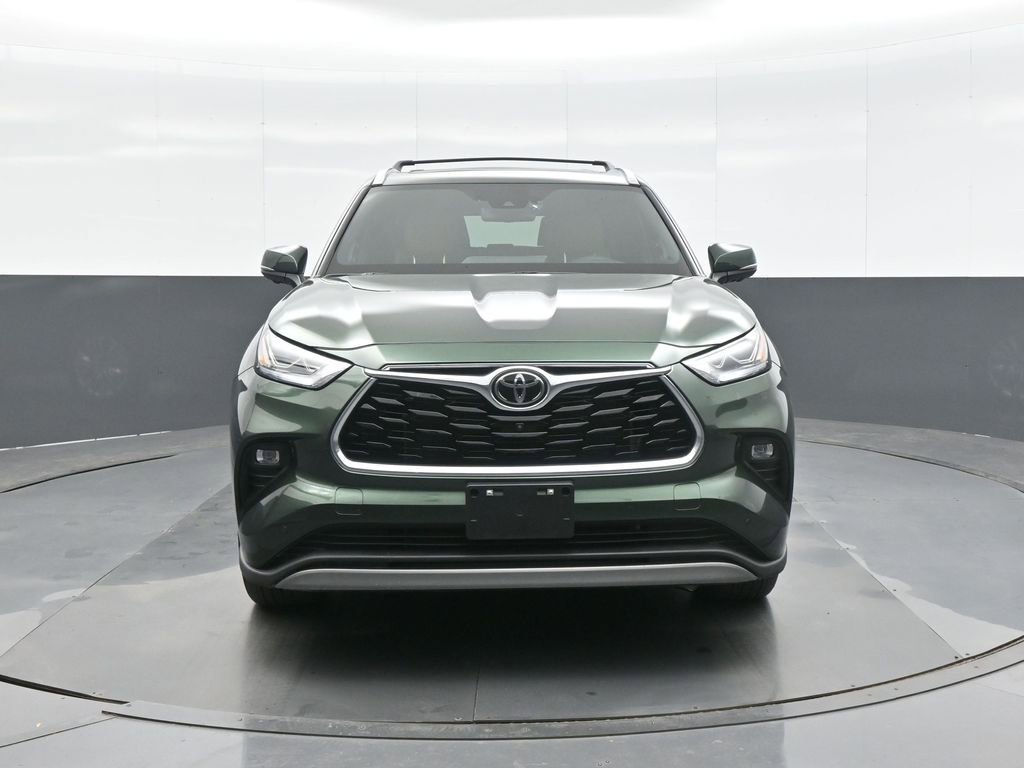 Certified 2025 Toyota Highlander Platinum image 3