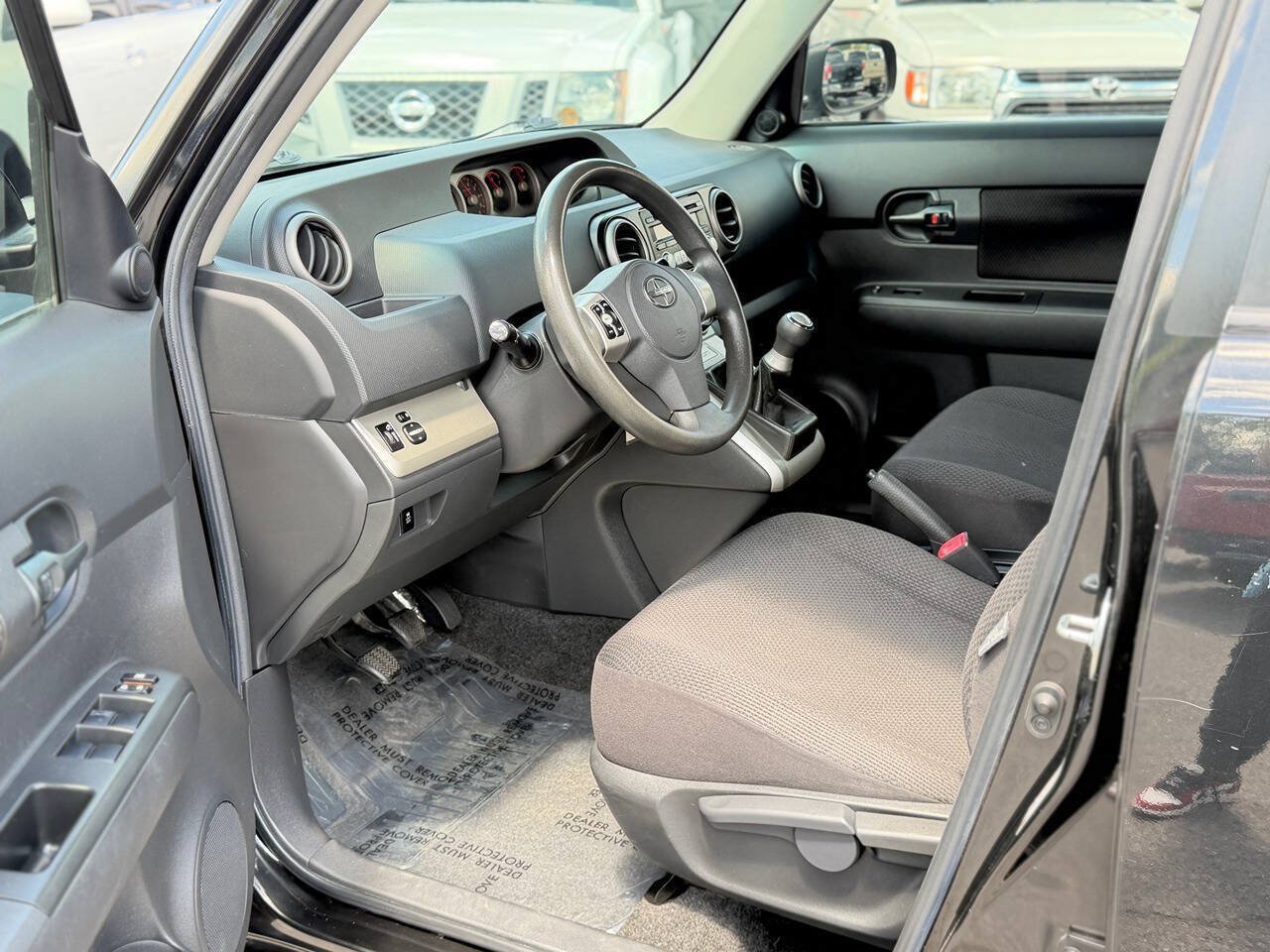 Used 2009 Scion xB FWD image 34
