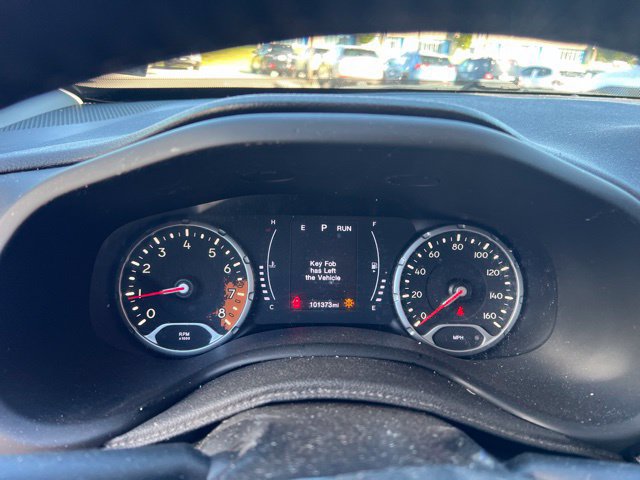 Used 2017 Jeep Renegade Altitude FWD image 8