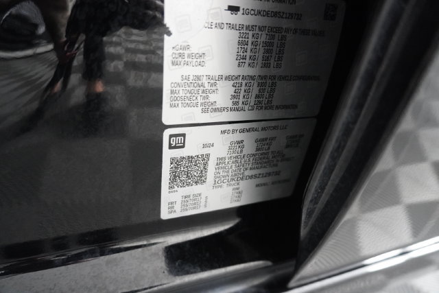 Used 2025 Chevrolet Silverado 1500 LT AWD/4WD image 23