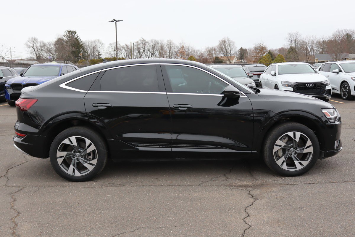 Used 2020 Audi e-tron Premium Plus image 5