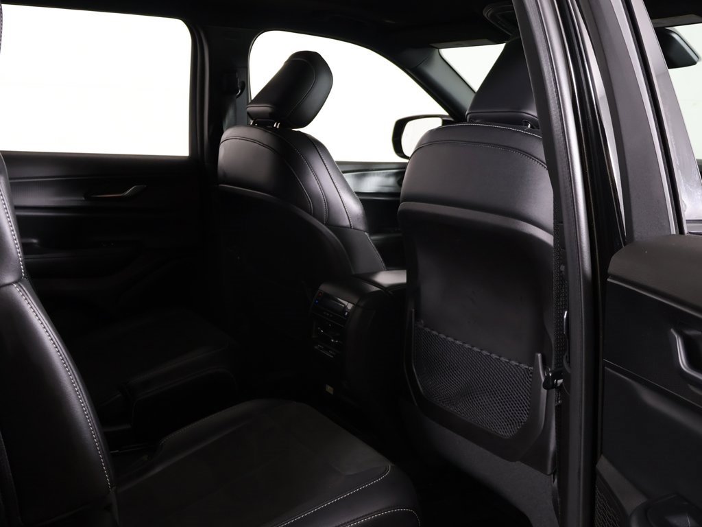 Used 2024 Jeep Grand Cherokee L Altitude image 31