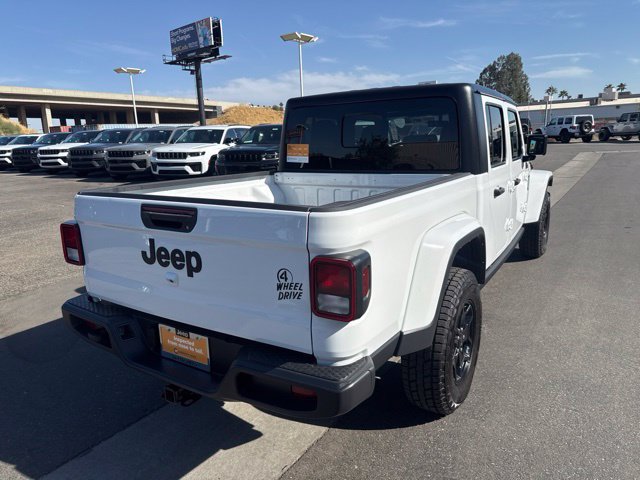 Certified 2022 Jeep Gladiator Sport AWD/4WD image 6