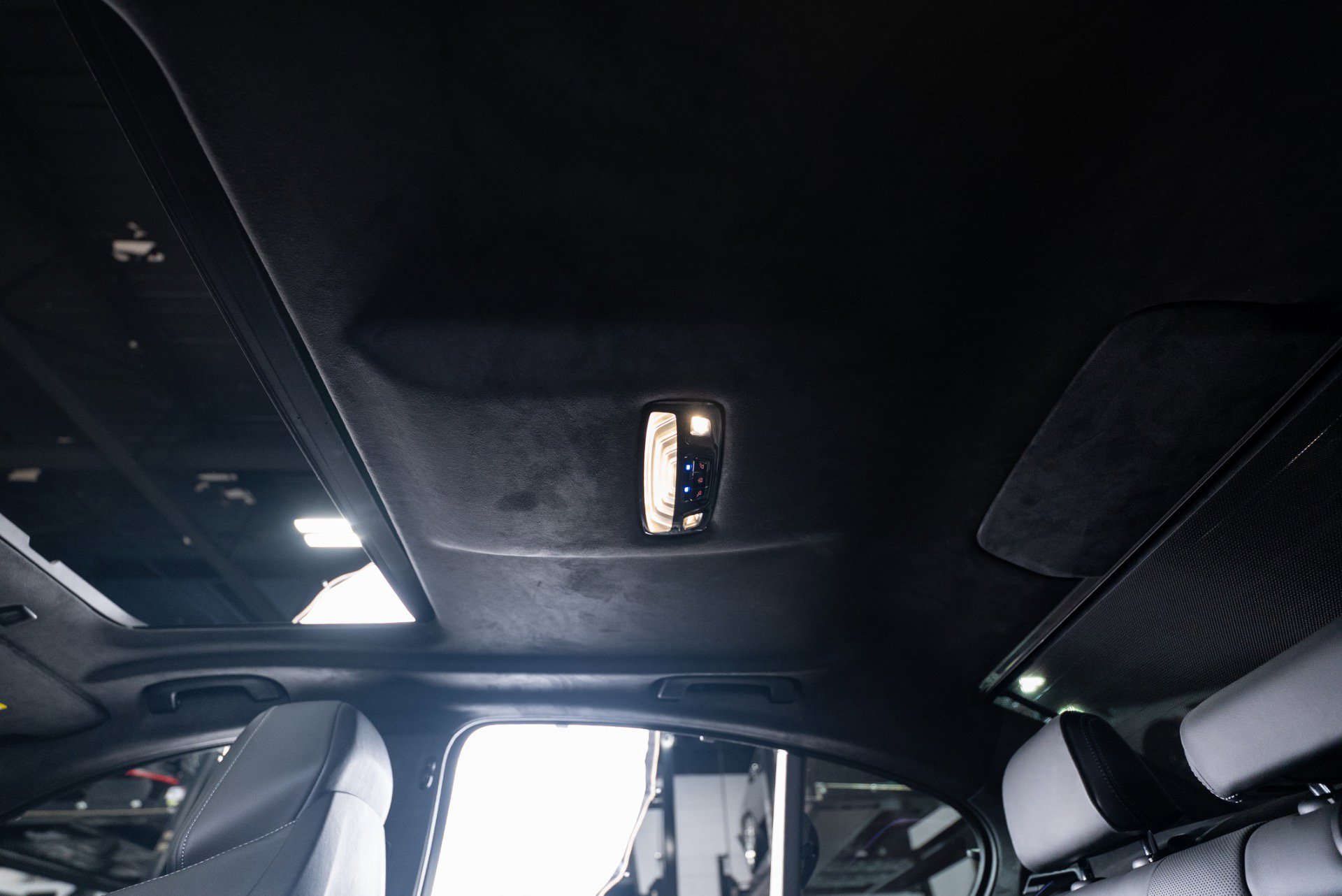 Used 2019 BMW M5 w/ Executive Package image 60