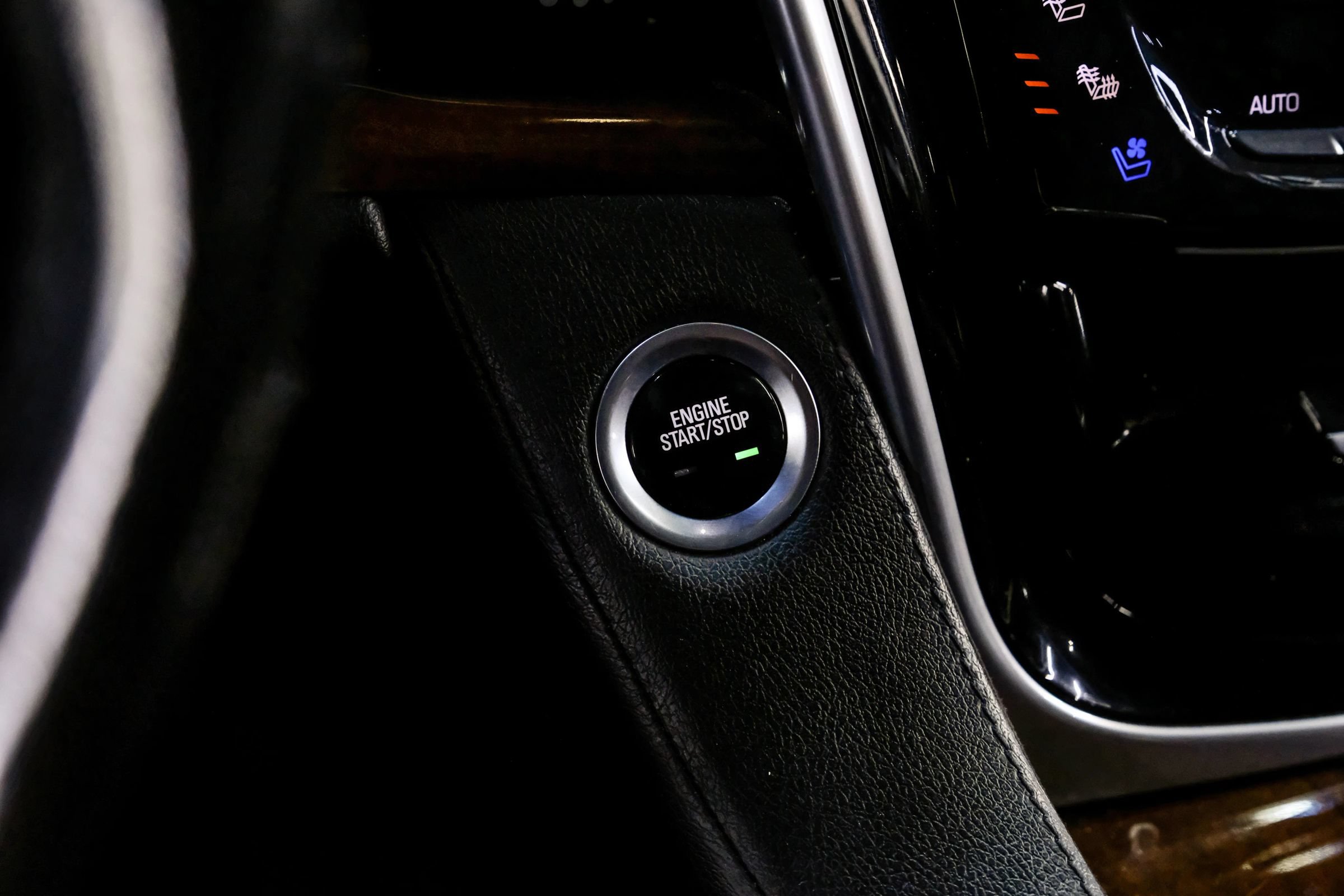 Used 2020 Cadillac Escalade ESV Luxury RWD image 24