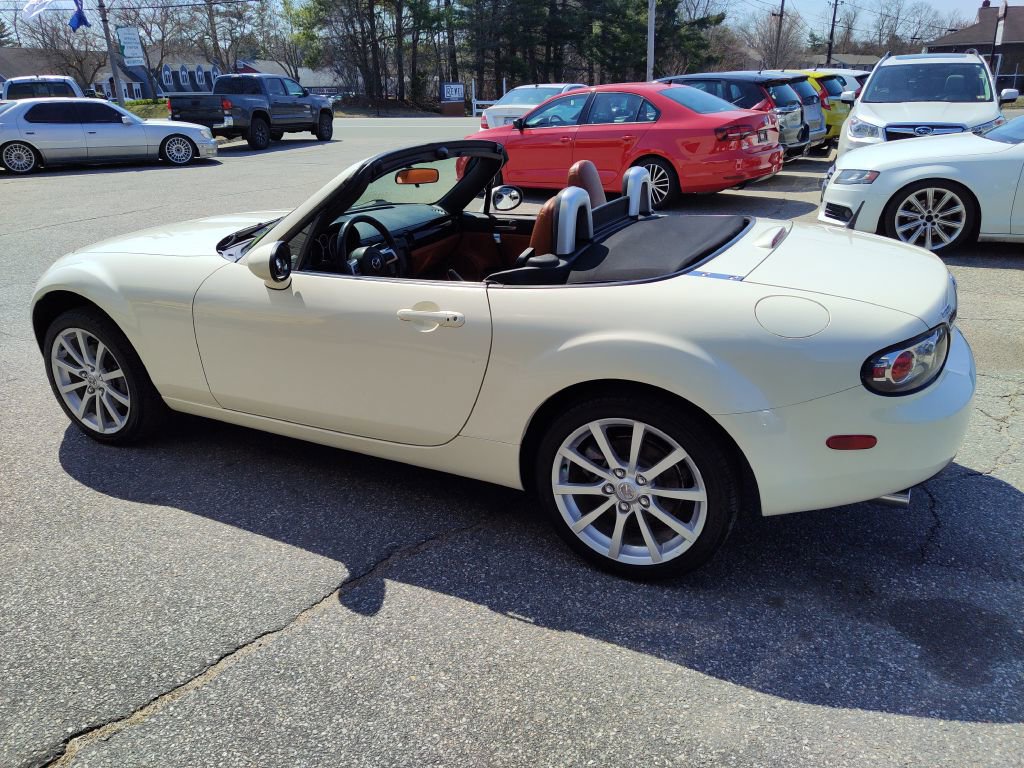 Used 2006 MAZDA MX-5 Miata Grand Touring w/ Premium Pkg RWD image 5