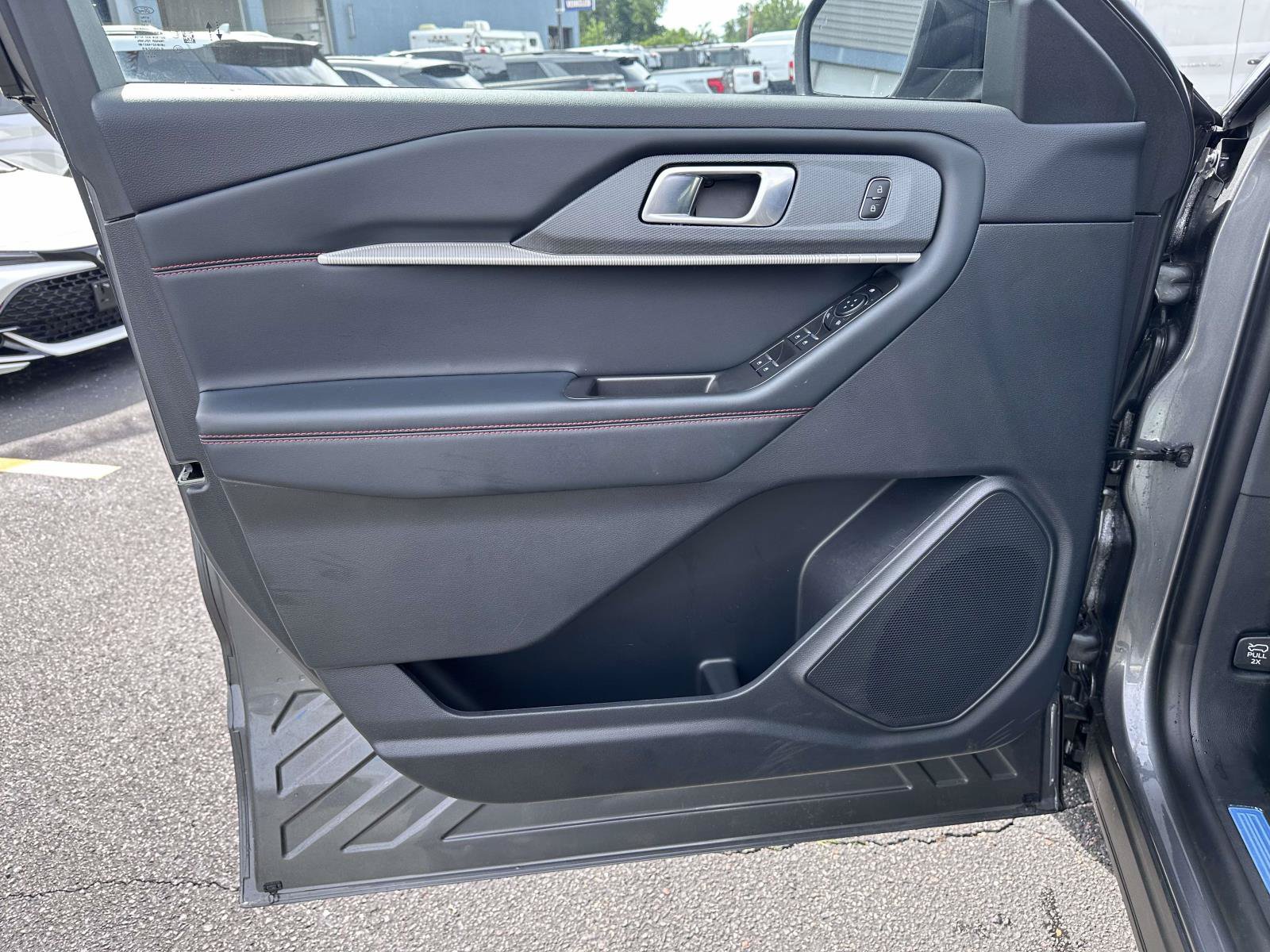 Used 2026 Ford Explorer ST-Line AWD/4WD image 9