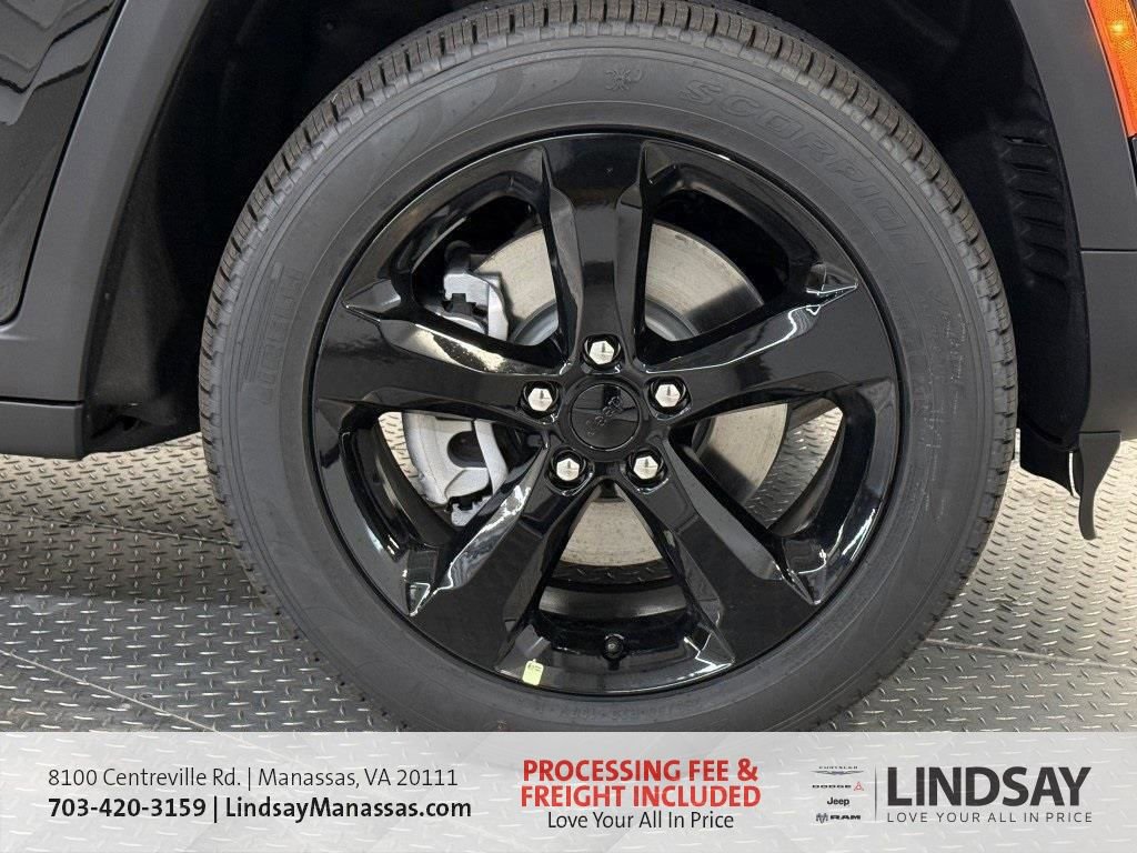 New 2025 Jeep Grand Cherokee Limited w/ Luxury Tech Group II image 9