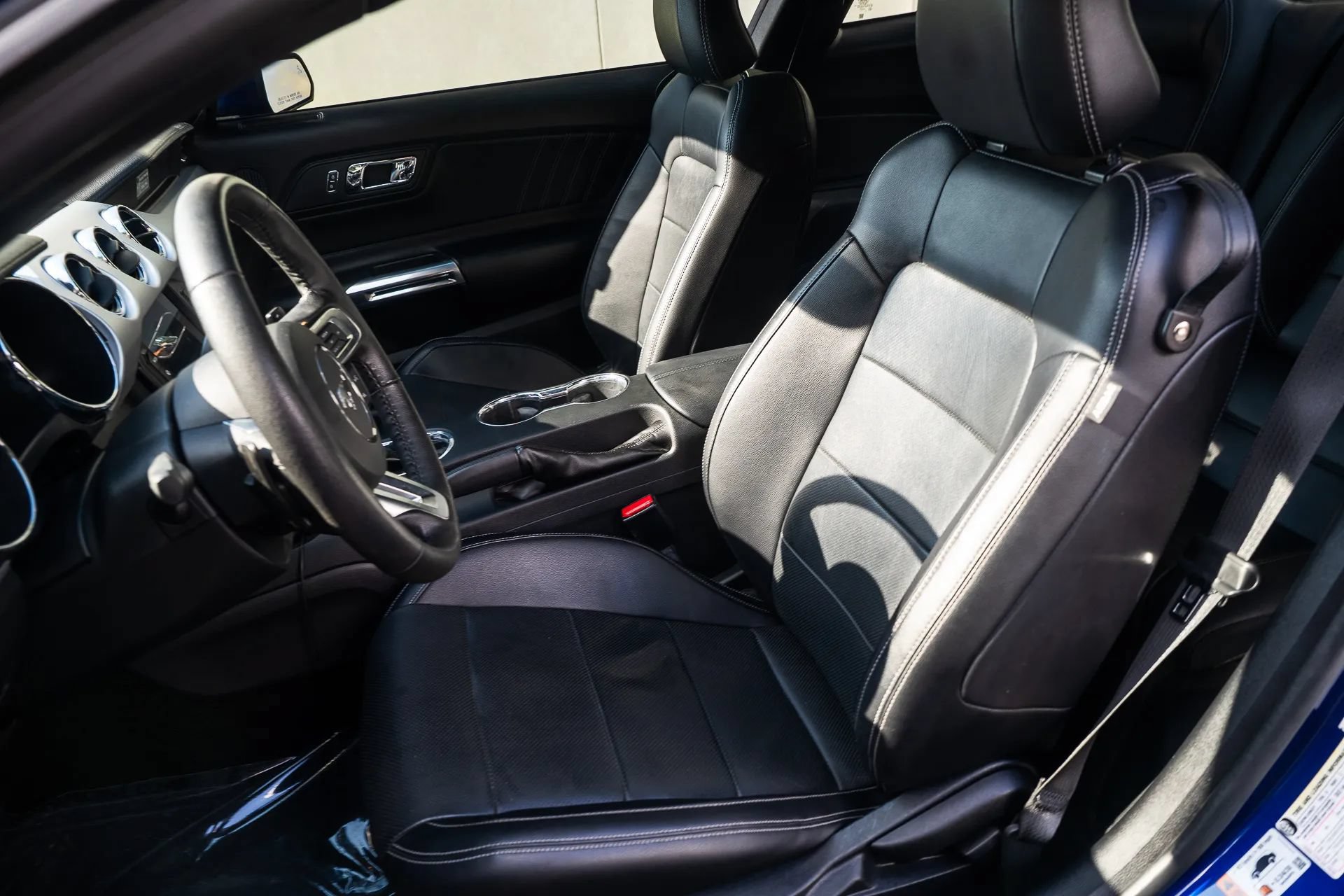 Used 2015 Ford Mustang GT Premium w/ Equipment Group 401A RWD image 19