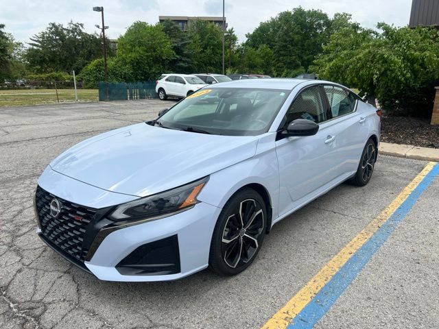 Used 2023 Nissan Altima 2.5 SR FWD image 3