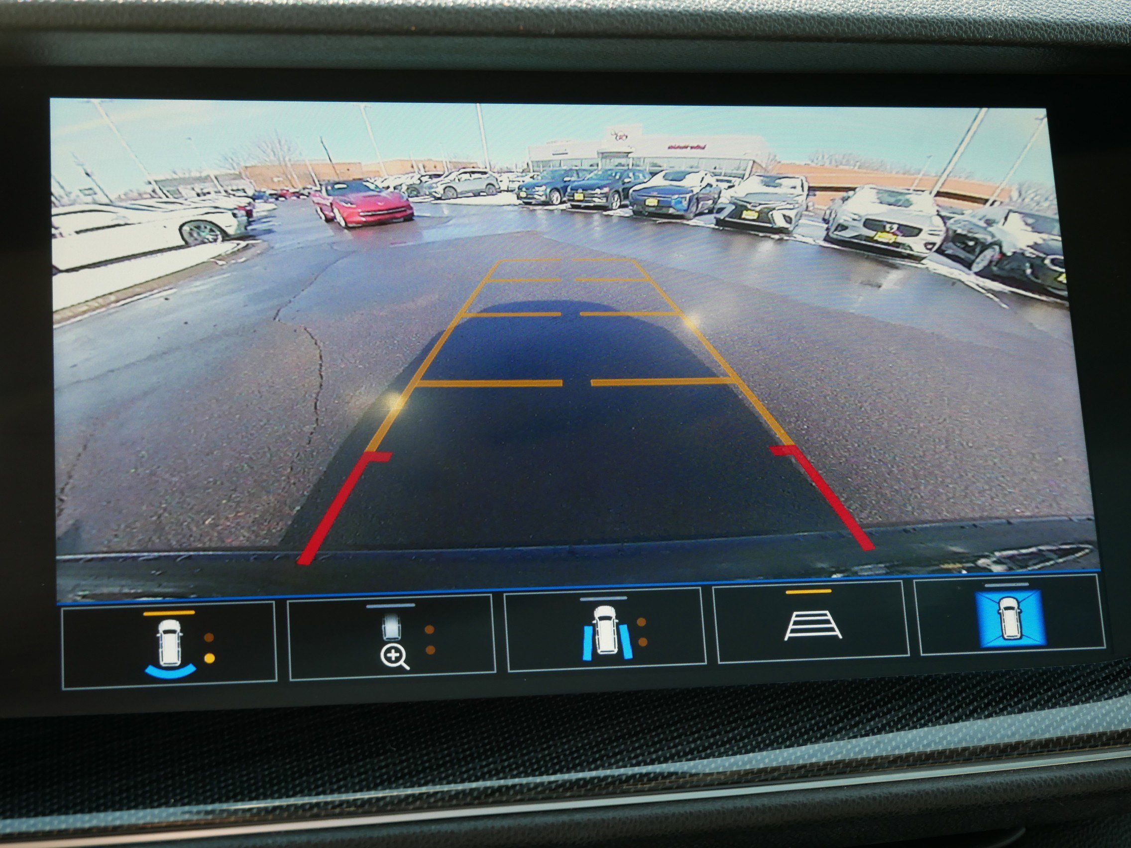 Used 2021 Buick Envision Essence w/ Technology Package I image 32