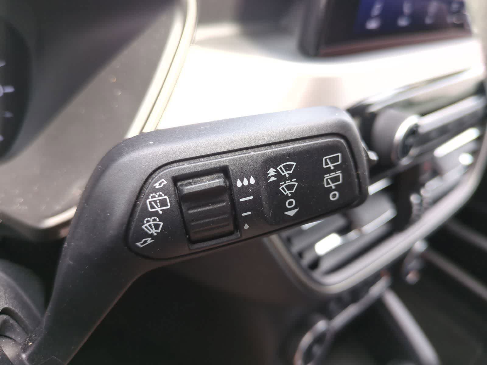 Used 2020 Ford Escape SEL FWD image 25