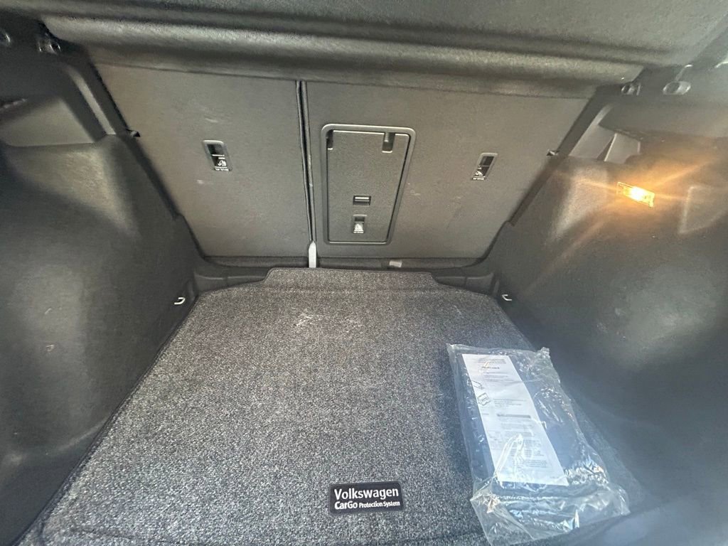 Used 2023 Volkswagen Taos SE image 43