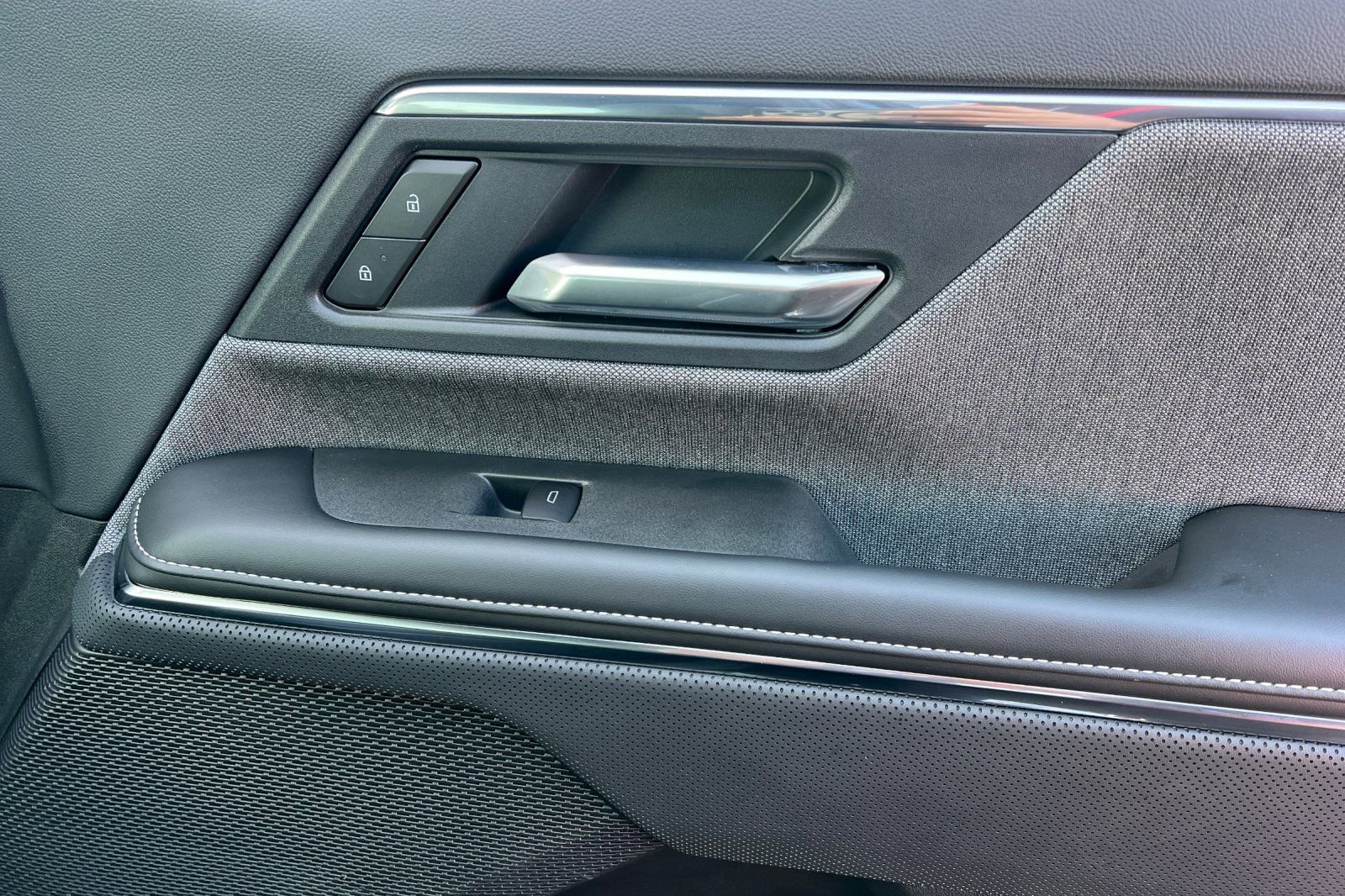 Used 2026 GMC Sierra EV Elevation w/ LPO, Elevation Dark Package image 22