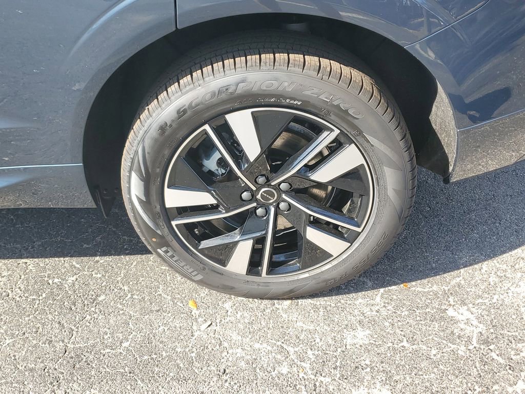 New 2026 Volvo XC60 T8 Core image 3