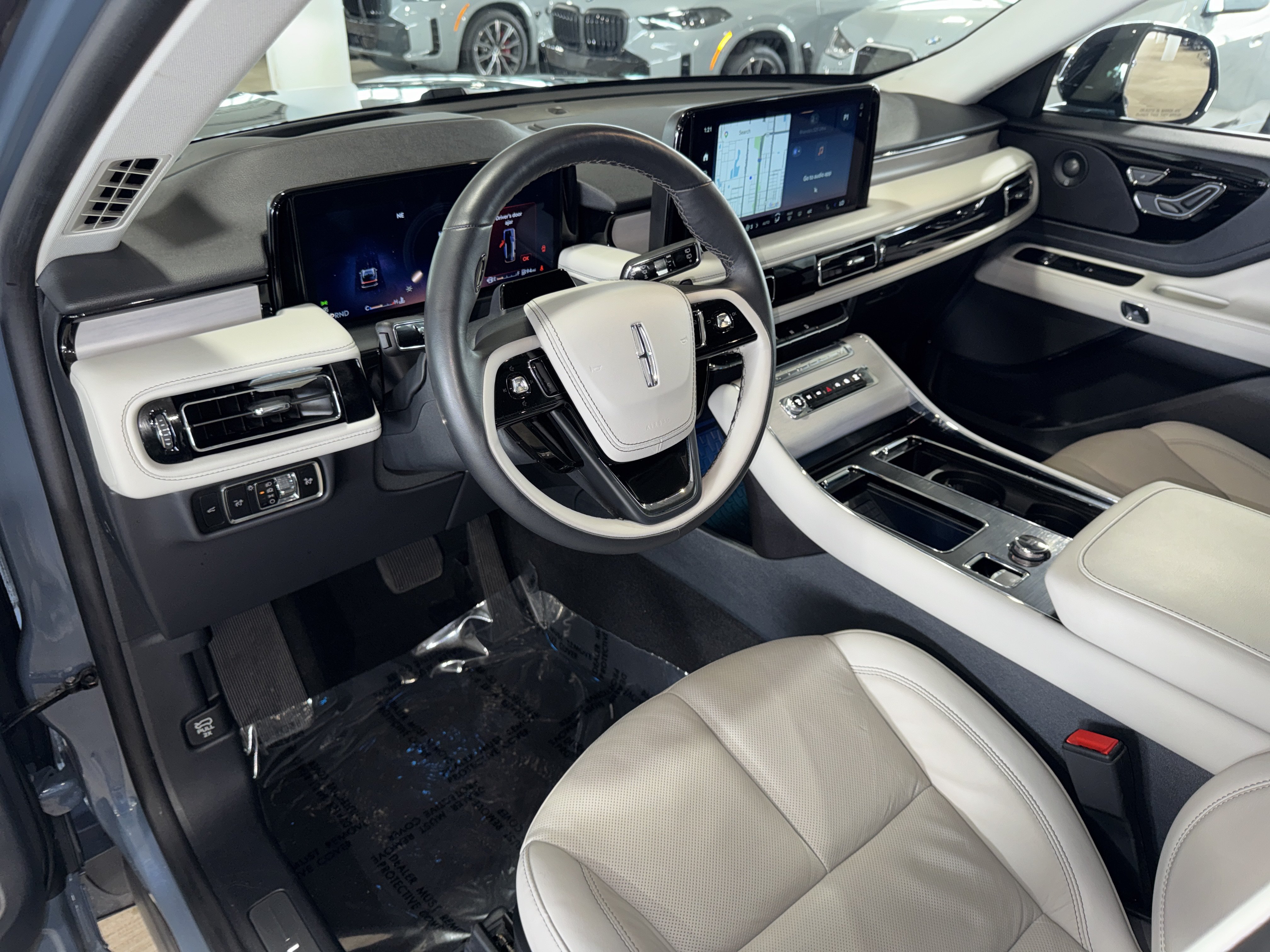 Used 2025 Lincoln Aviator Reserve w/ Jet Appearance Package RWD image 21
